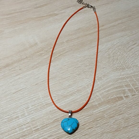 NWOT Fashion Necklace Blue Turquoise Patterned Heart Pendant Jewelry #30 - Picture 5 of 7